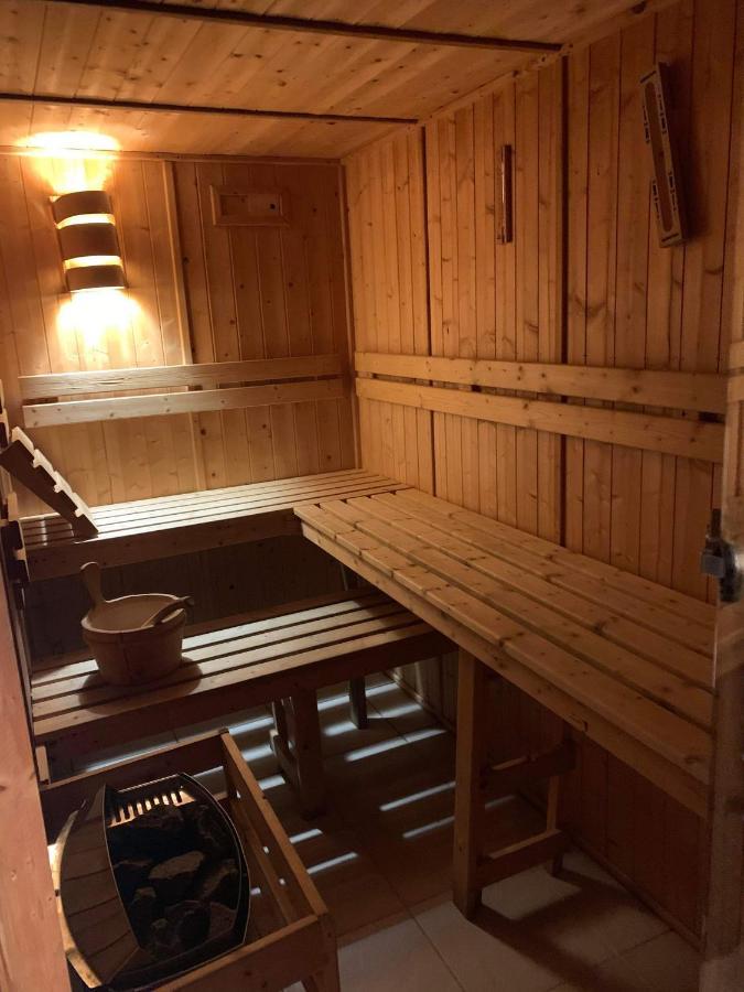 Maison Avec Piscine Et Sauna A Vire Exterior foto